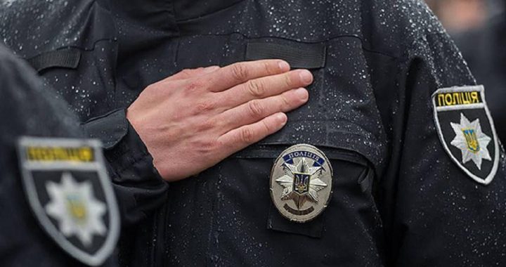 Пенсия вдове погибшего полицейского в Украине