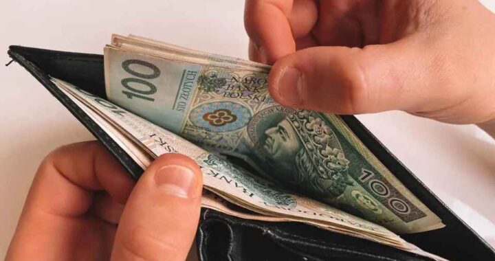 яка пенсія в польщі для українців