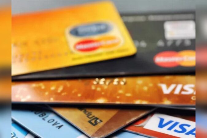 Нові ліміти на перекази у серпні та листопаді: як НБУ обмежить карткові операції та кого це торкнеться. Деталі нових правил для українців.