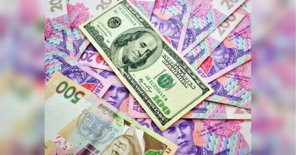 Різкі стрибки курсу: банкіри прогнозують обсяг добових коливань долара та новий рівень валюти.