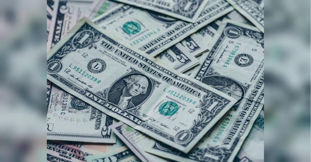 Прогноз курсу долара на початок серпня: банкір озвучив ключові чинники та очікувані зміни на валютному ринку України. Що буде з гривнею?